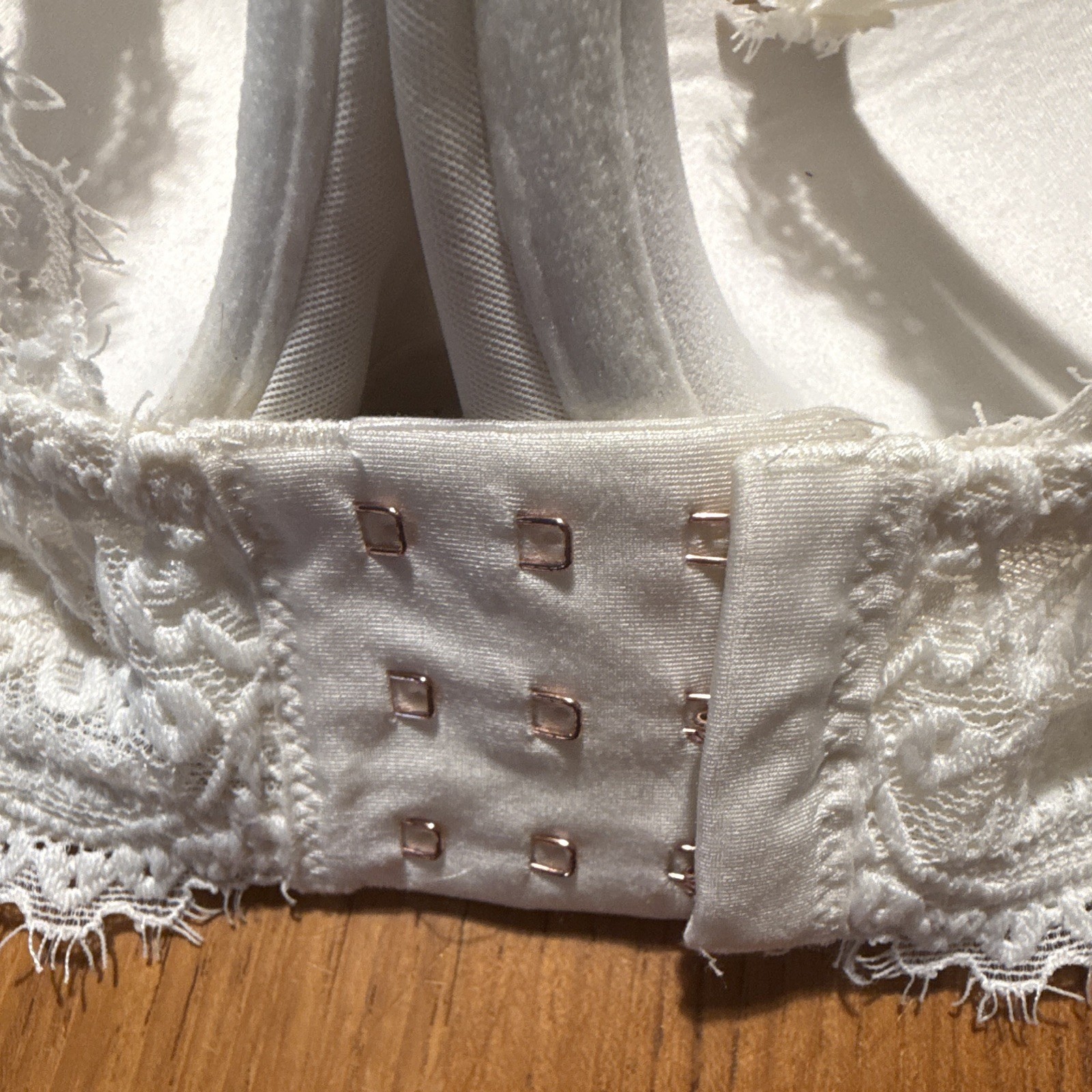 Aerie Underwire Lace Bra 36C White Floral Semi-Sheer Hook & Eye Adjustable