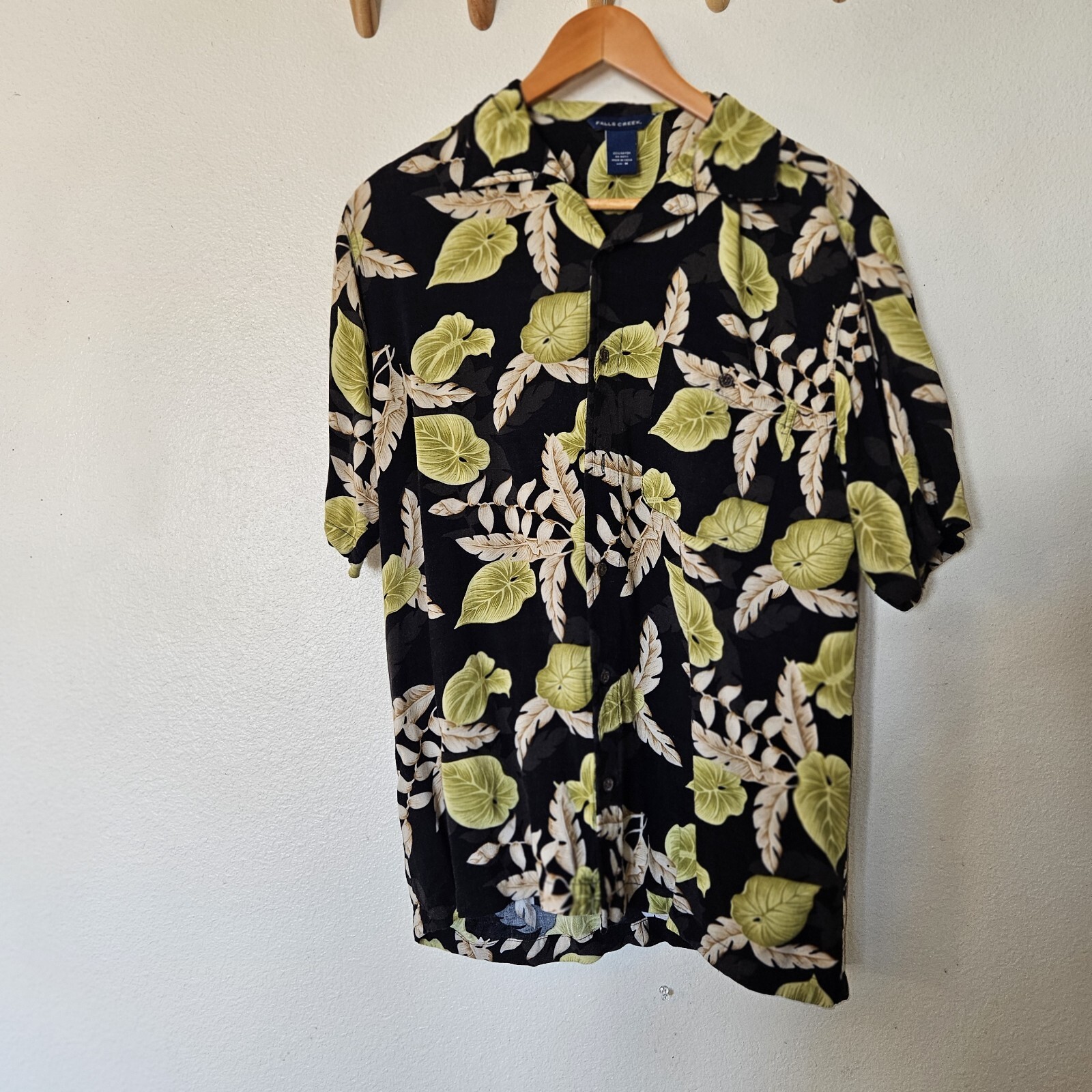 Falls Creek Black Floral Rayon Hawaiian Shirt Medium M Mens Short Sleeve Camp