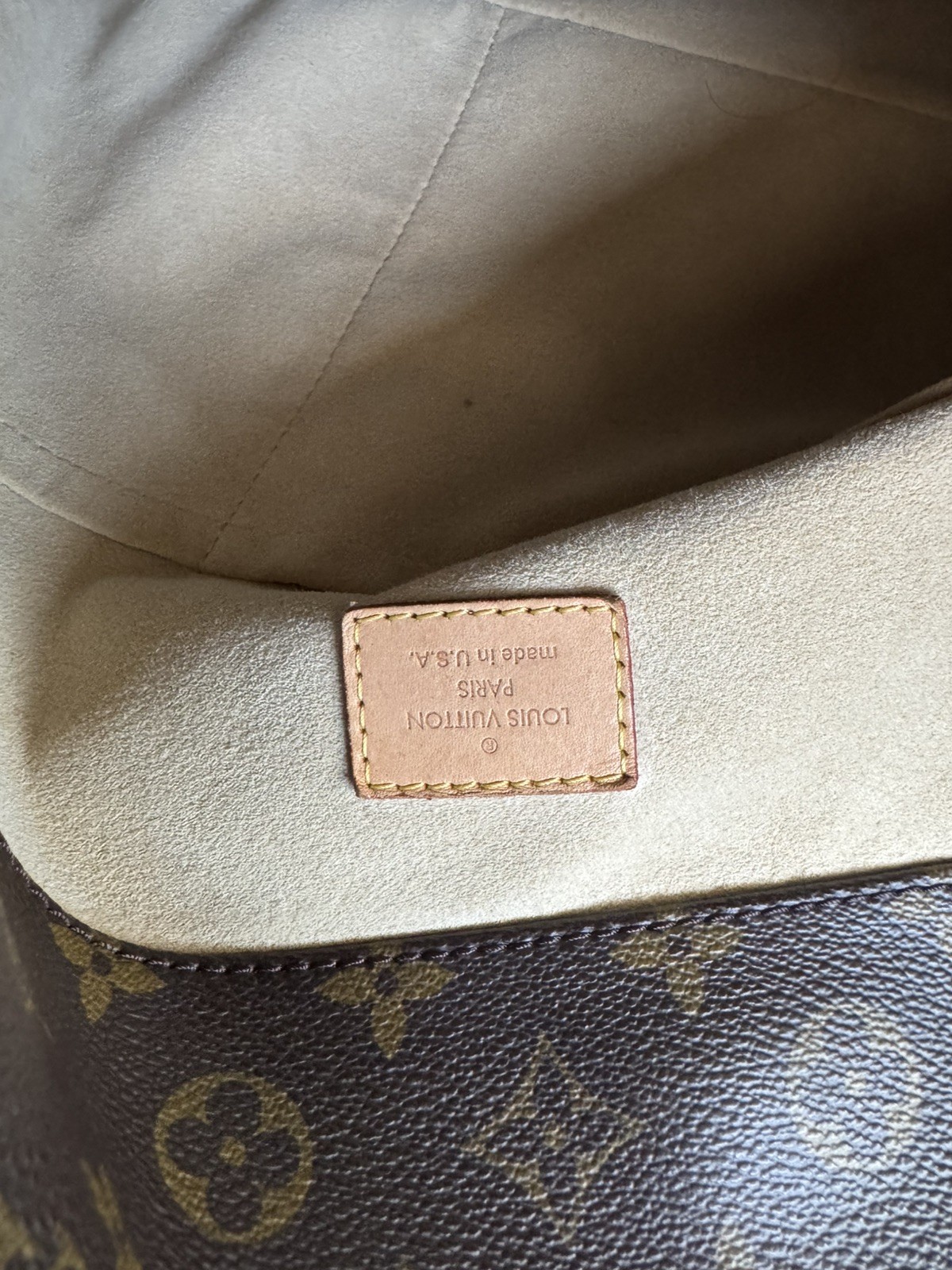 Louis Vuitton Artsy MM Hobo Bag