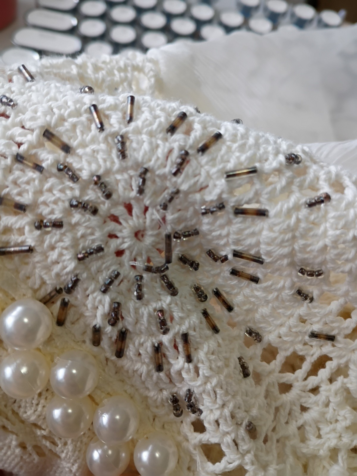 STYLE BRAND QUALITY Crochet top`Pearls Ruffle sleeve seed beads NICE!! LARGE