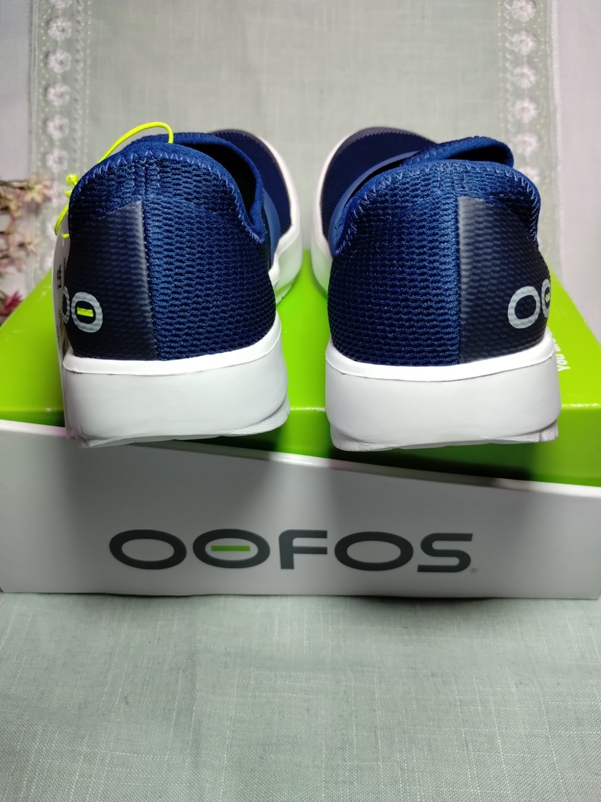 Oofos Womens Low Mesh Size 7 Navy/White Slip-on Casual Style Work Play Footwear