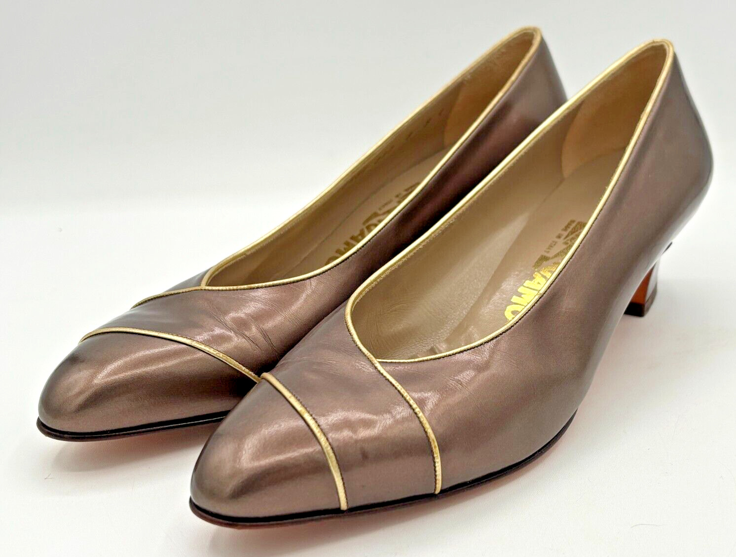 Salvatore Ferragamo Women’s Leather Pumps Sz 8B Bronze w Gold Trim DD10681 EUC