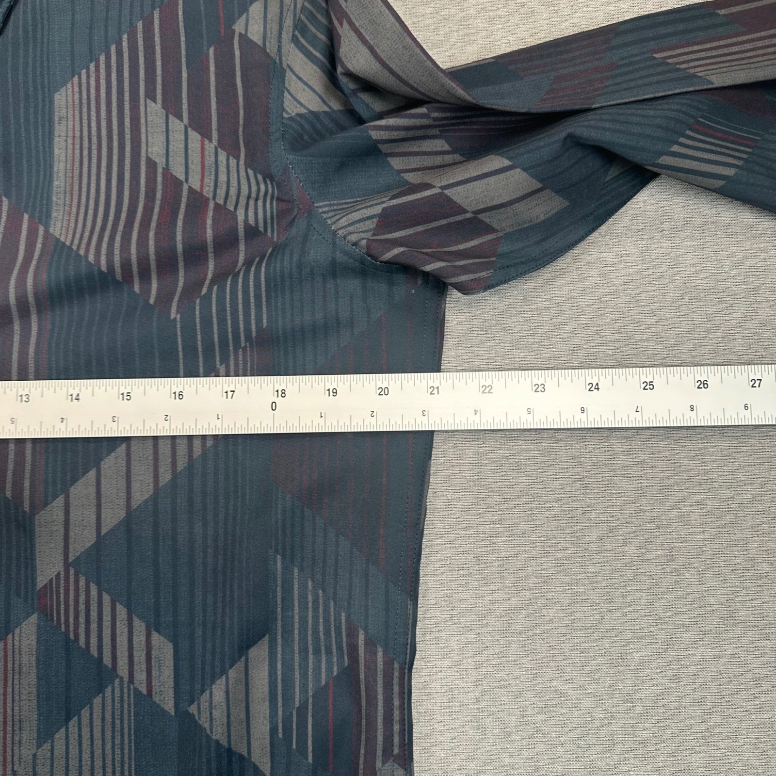 NEW Perry Ellis Motion Shirt Men M Slim Fit Performance Shirt Geometric Abstract