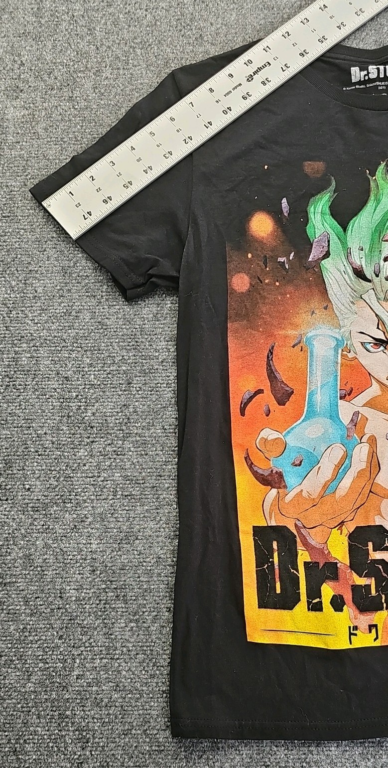 Dr.Stone Adult T-Shirt – Senku Ishigami Hoilding Beaker