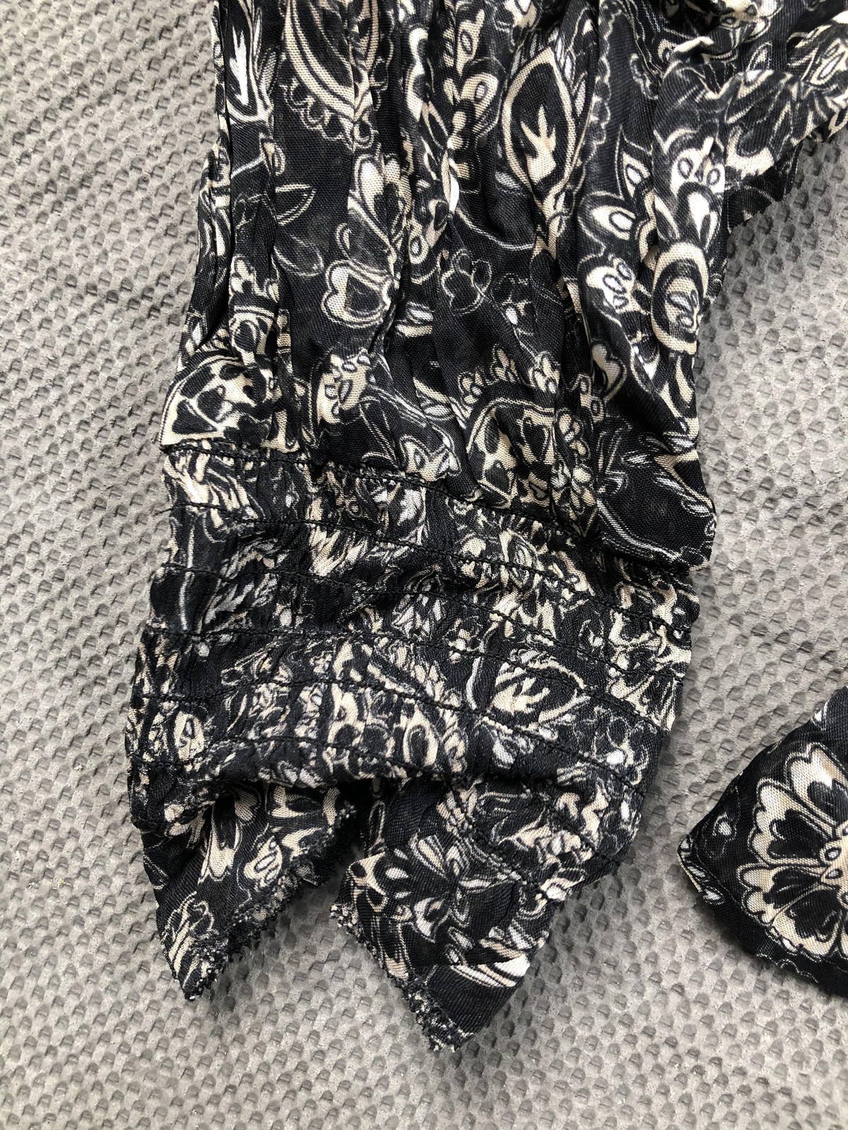 Boden Blouse Womens 8 Black Round Neck Long Sleeve Paisley Ruffle Sheer NWT