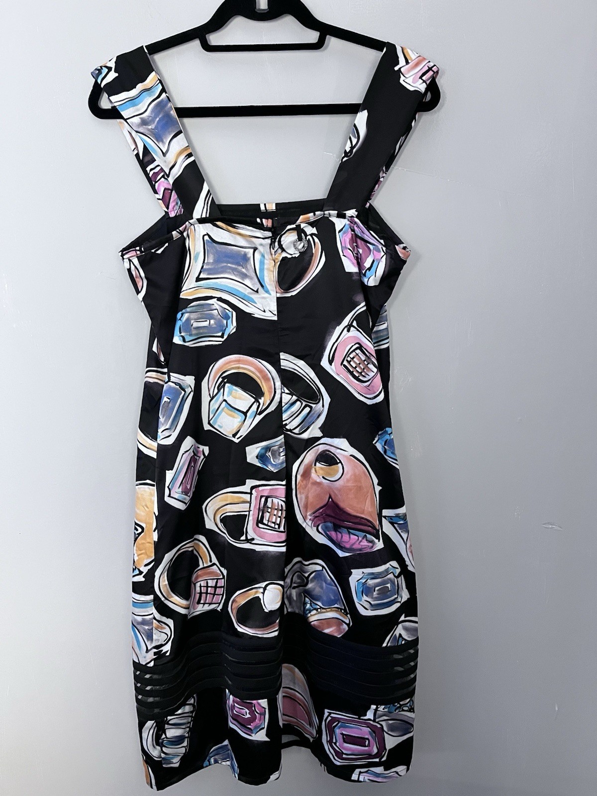 Save the Queen  Dress Size M  Gorgeous Print