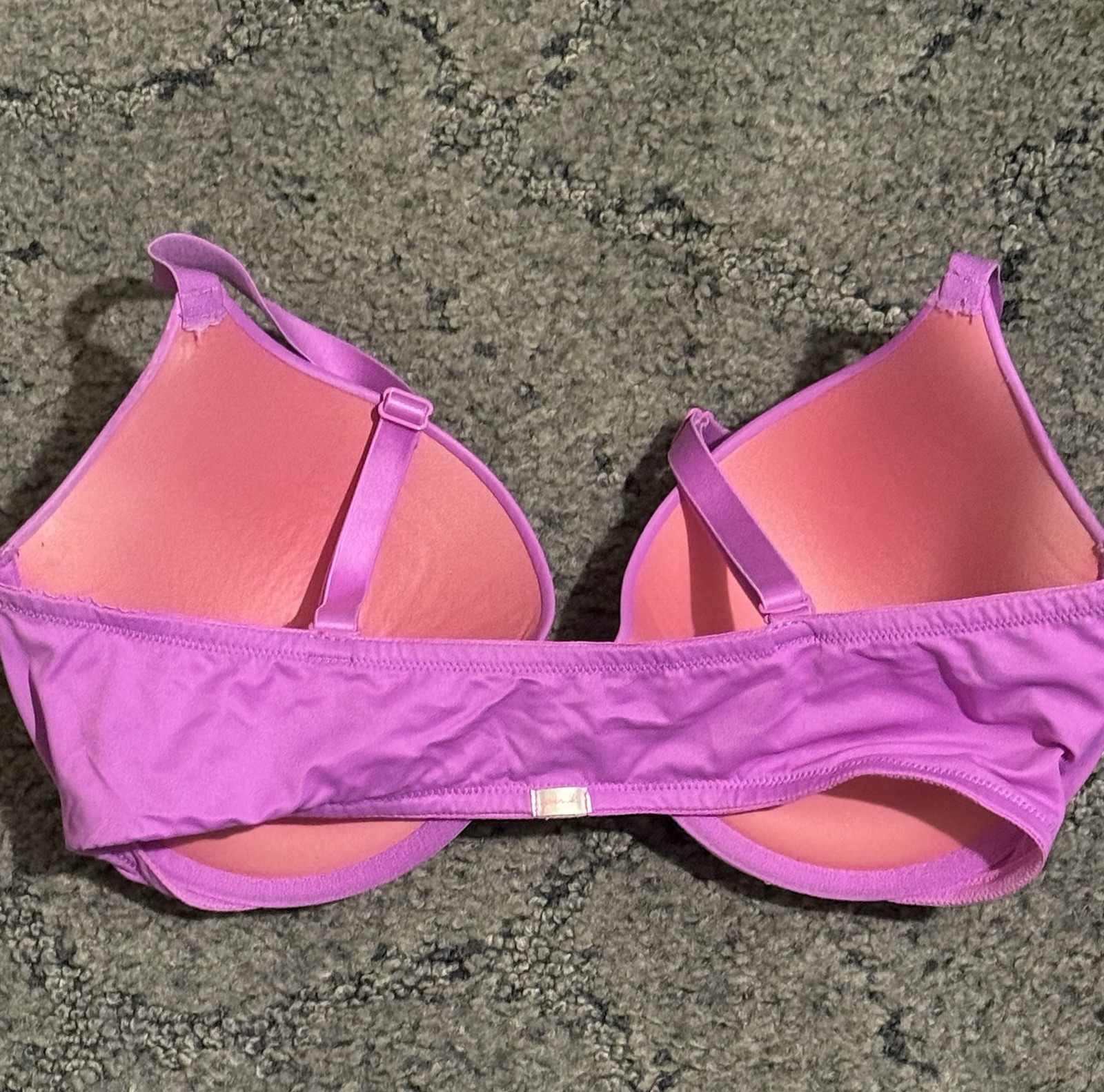 PINK Victoria Secret Wear Everywhere Push-up Bra Size 36DD FRONT CLOSURE