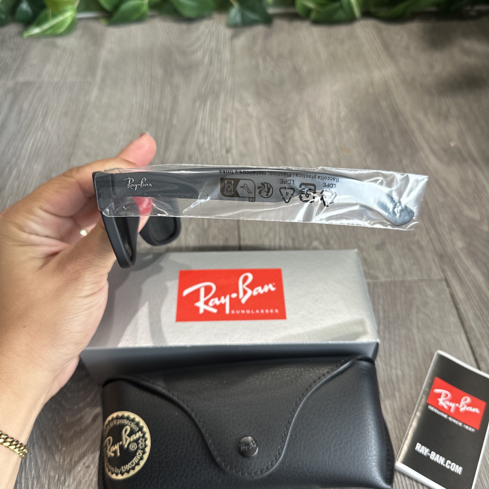 Ray-Ban Justin Matte Black Frame With Dark Blue Polarized Lenses RB4165 622/54