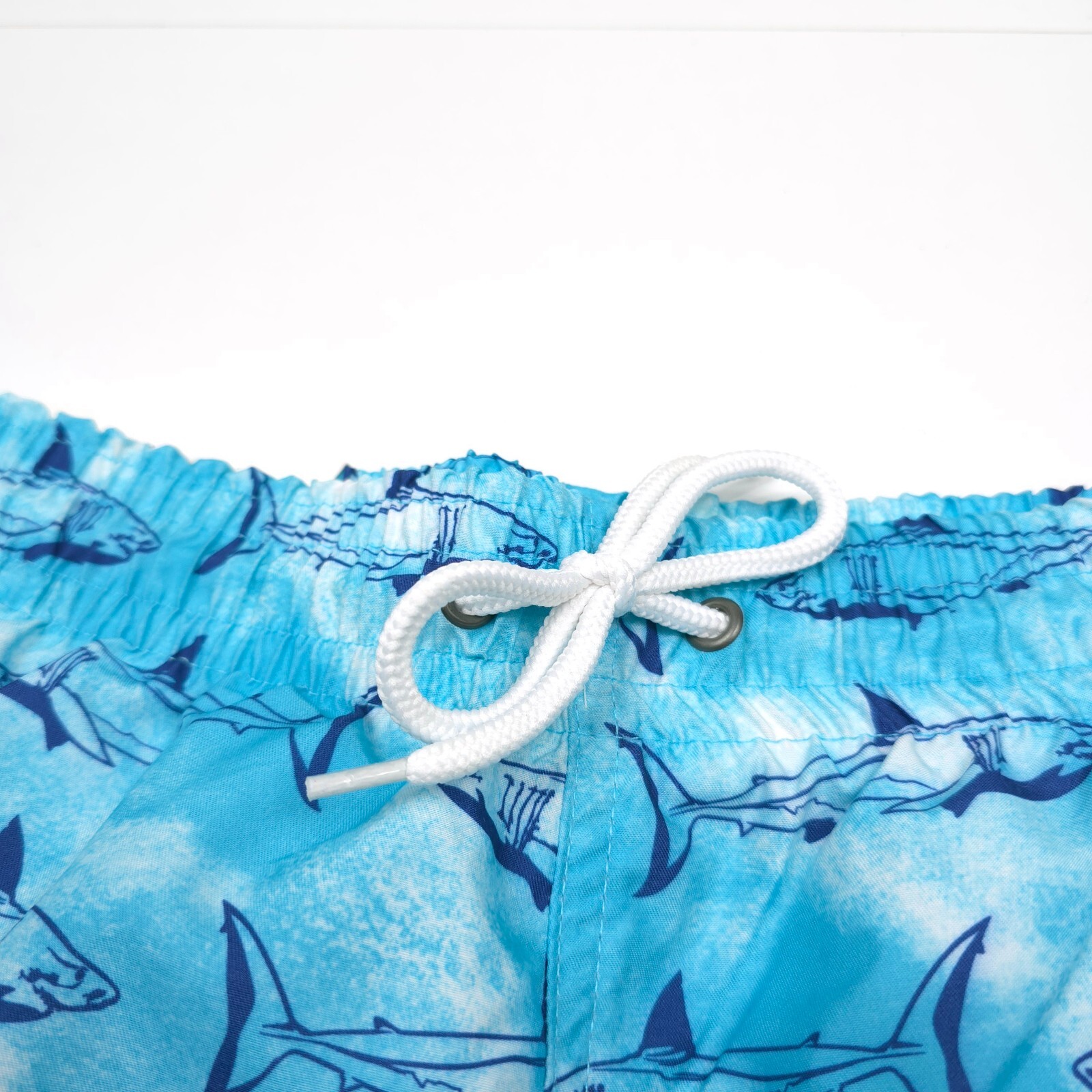 Surf & Swim Co Trunks Shorts Mens Medium School Of Sharks Blue NWT