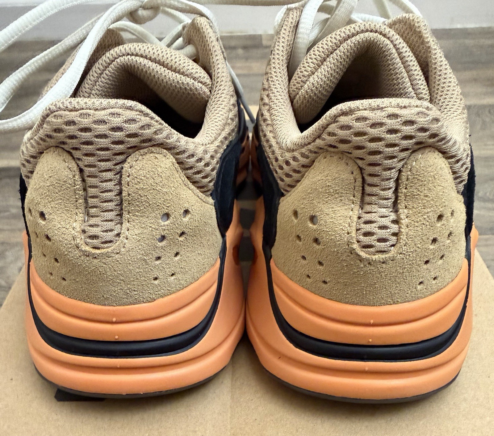 Adidas Yeezy Boost 700 Enflame Amber GW0297 Men’s Size 5 EUC With Box