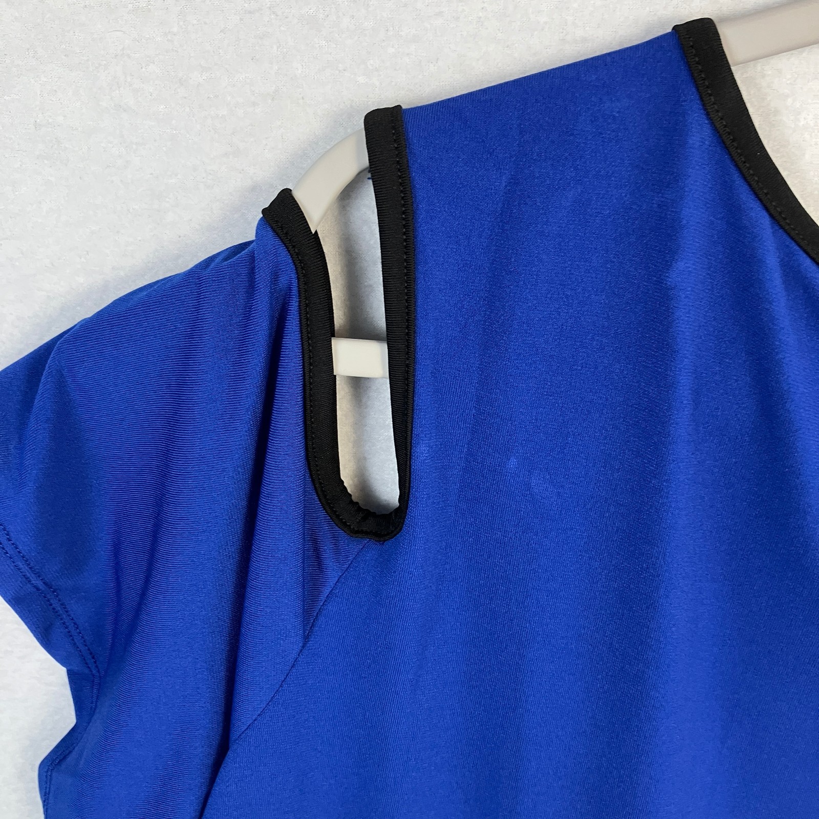 Avenue Cold Shoulder Asymmetric Tunic Women’s Size 22/24 Royal Blue