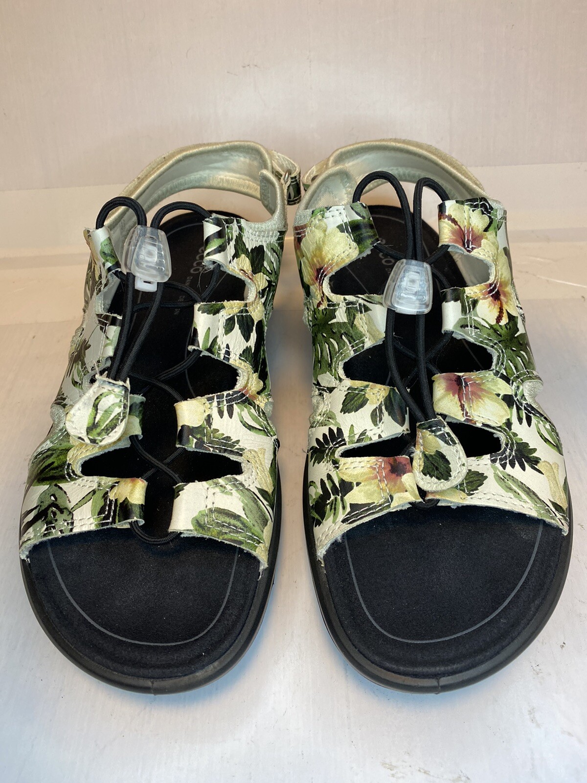 ECCO SOFT 5 Women’s Sandals Size 7 US /38 Cream Floral Toggle Laces Strap Back