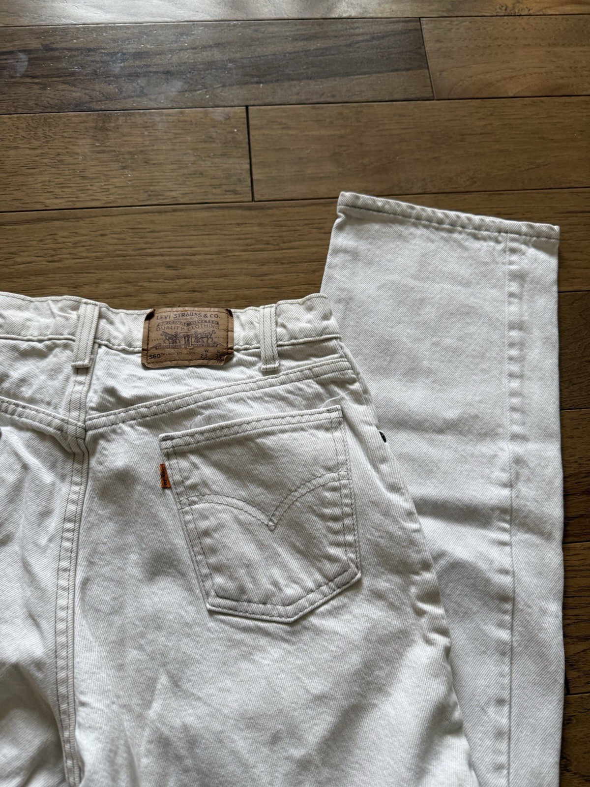 Vintage 1996 Levi’s 560 Orange Tab Beige Jeans 29×32 Baggy Unisex Black Batwing
