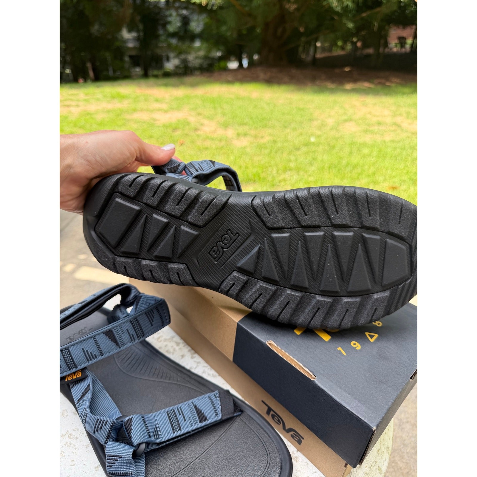NWT Teva Hurricane XLT2 Gray Blue Sport Sandals Size 11
