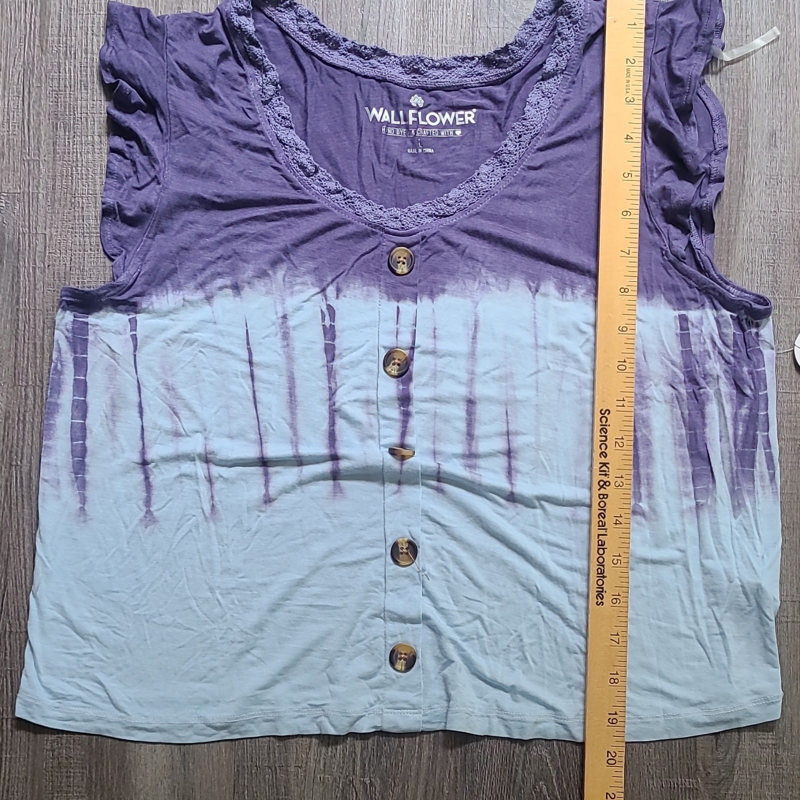 Wallflower Women’s Purple/Blue Tie-Dye Knit Stretch Top Button Front Lace L