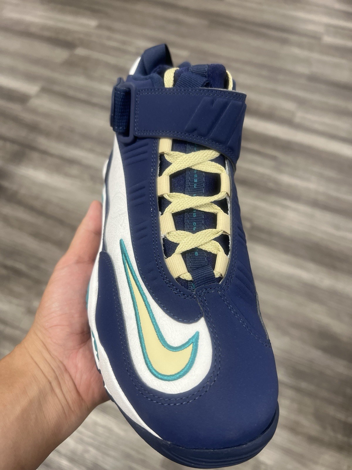 IV6299*410 Mens Nike Air Griffey Max 1 HBCU Swingman Classic