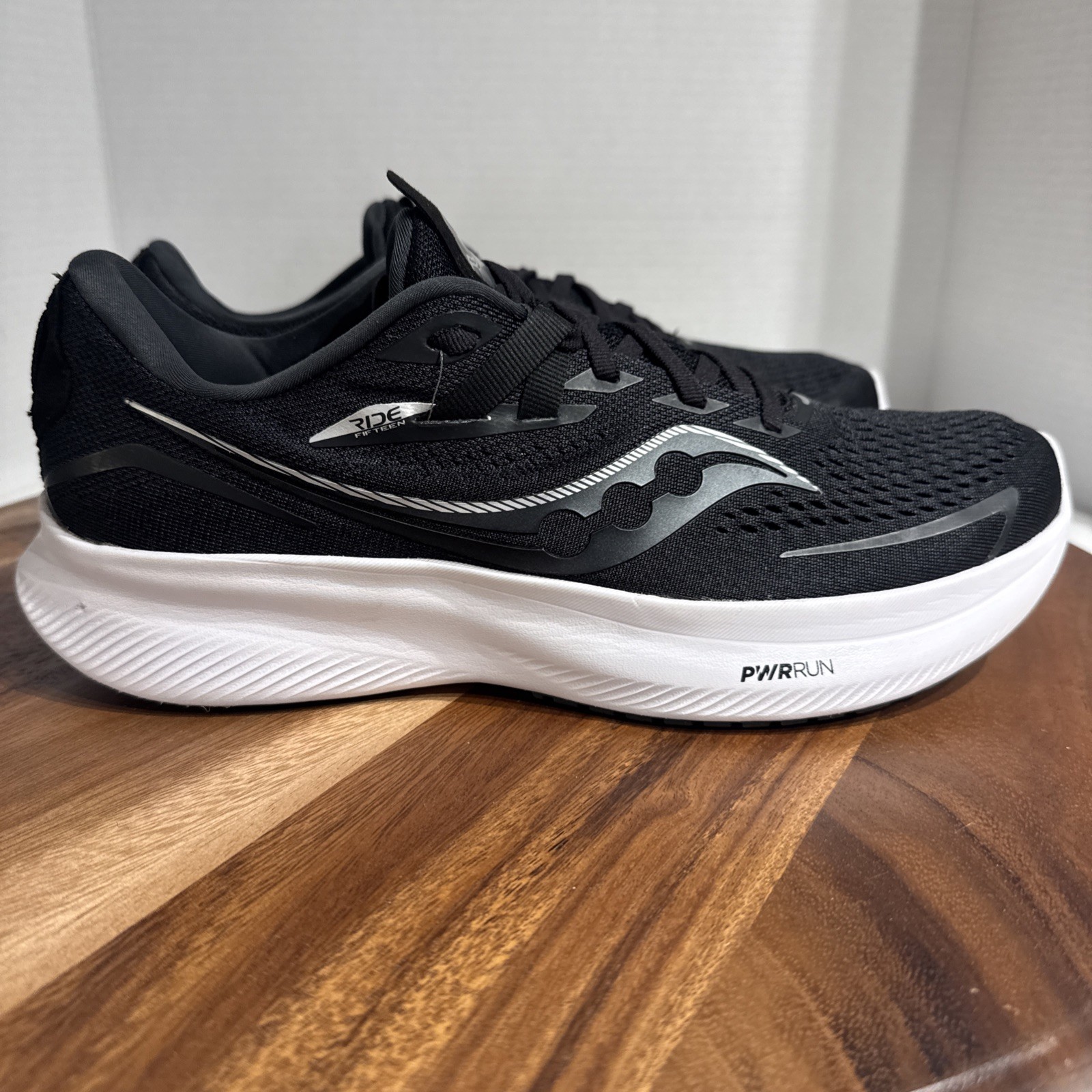 Saucony Ride 15 Running Shoes Women’s Size 10 Black White Athletic Sneakers