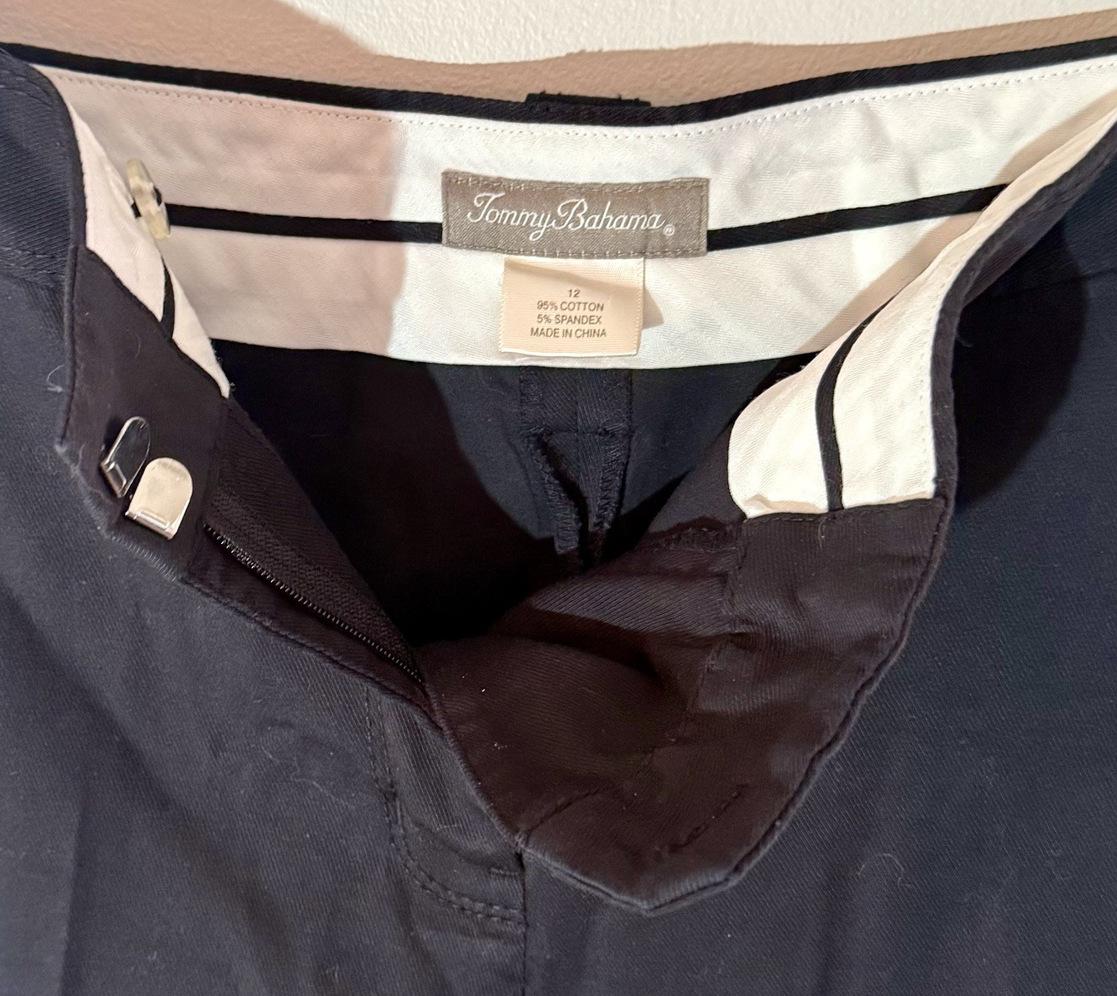 Tommy Bahama Women’s Black Pants 95% Cotton 5% Spandex Size 12