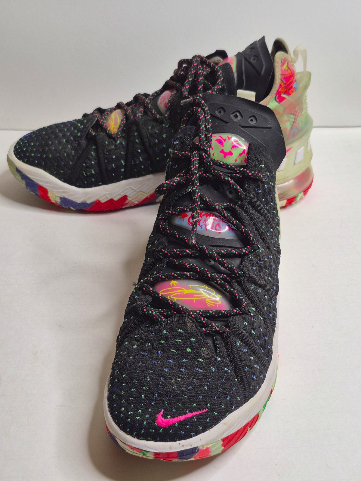 Nike Sneakers Men’s 8.5 LeBron 18 James Gang Multicolor Basketball Shoes