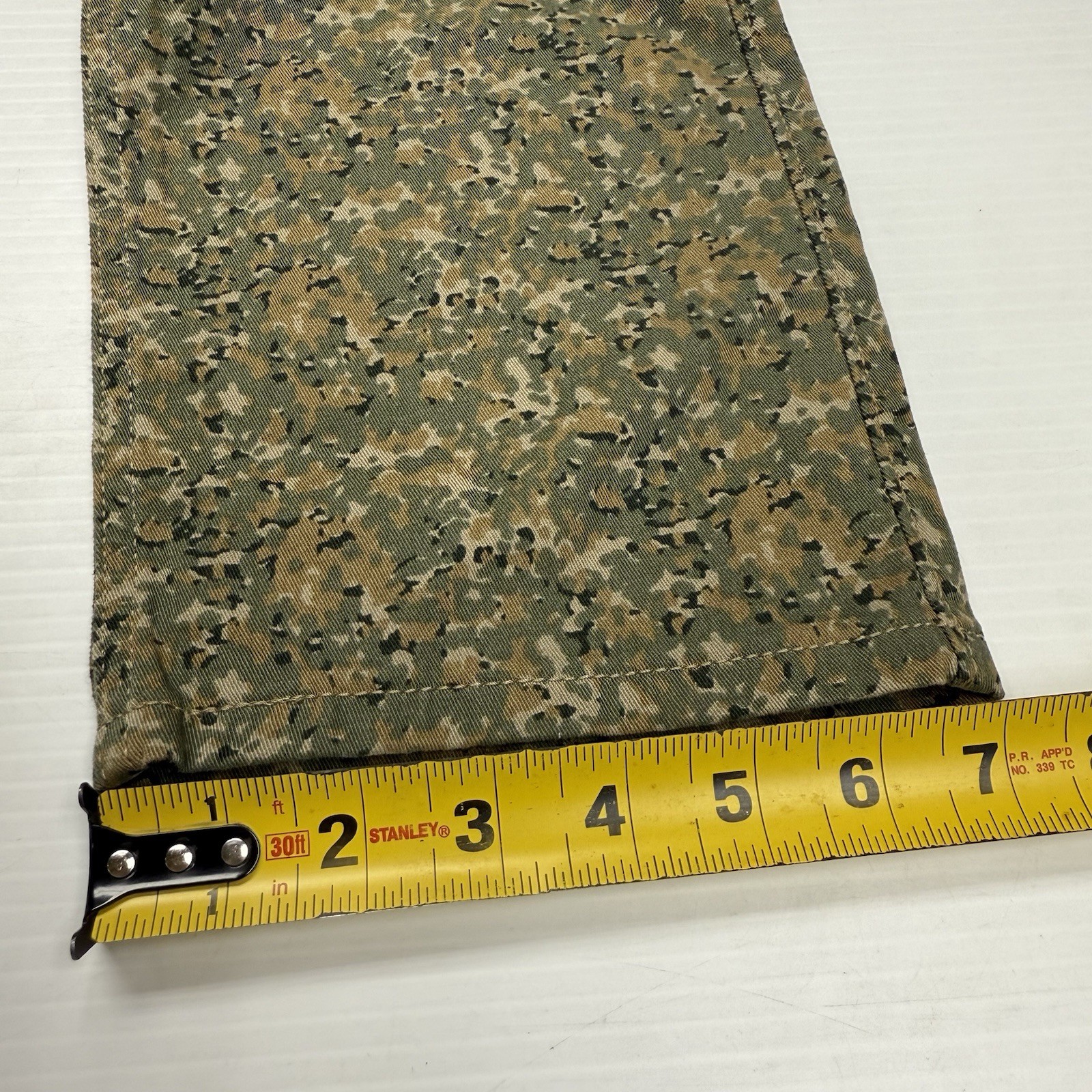 Levis Slim Straight Cargo Forest Camo Pants 32×30 Cotton Blend NWT USA Army