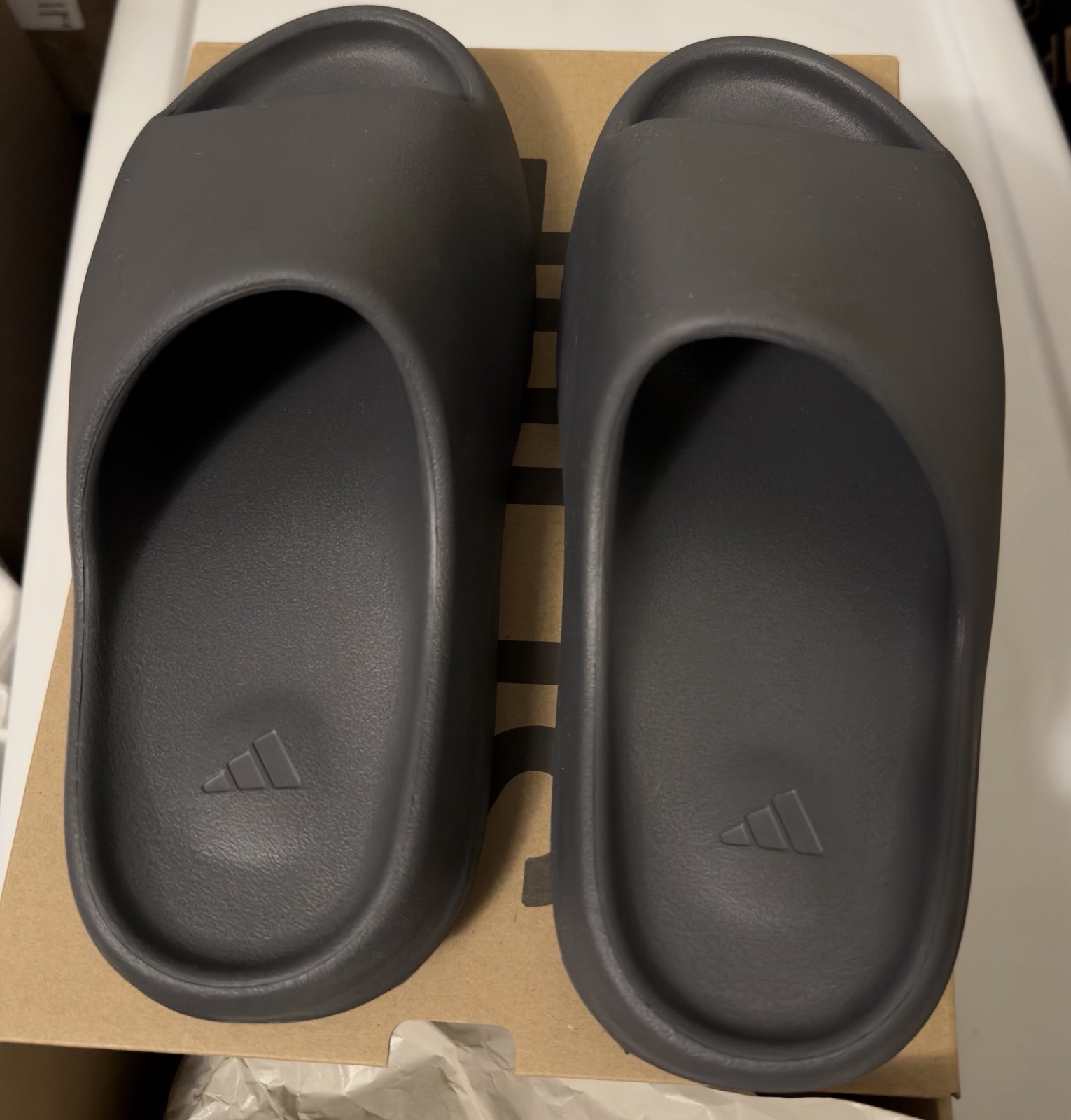 adidas Yeezy Slide Onyx Size 8