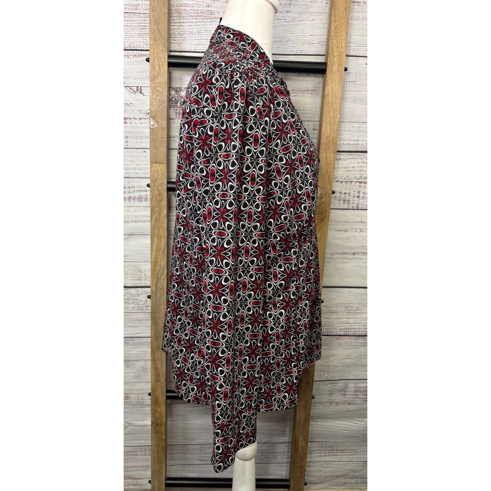 East 5th Womens XL Red Black White Geometric Floral Button Down Blouse