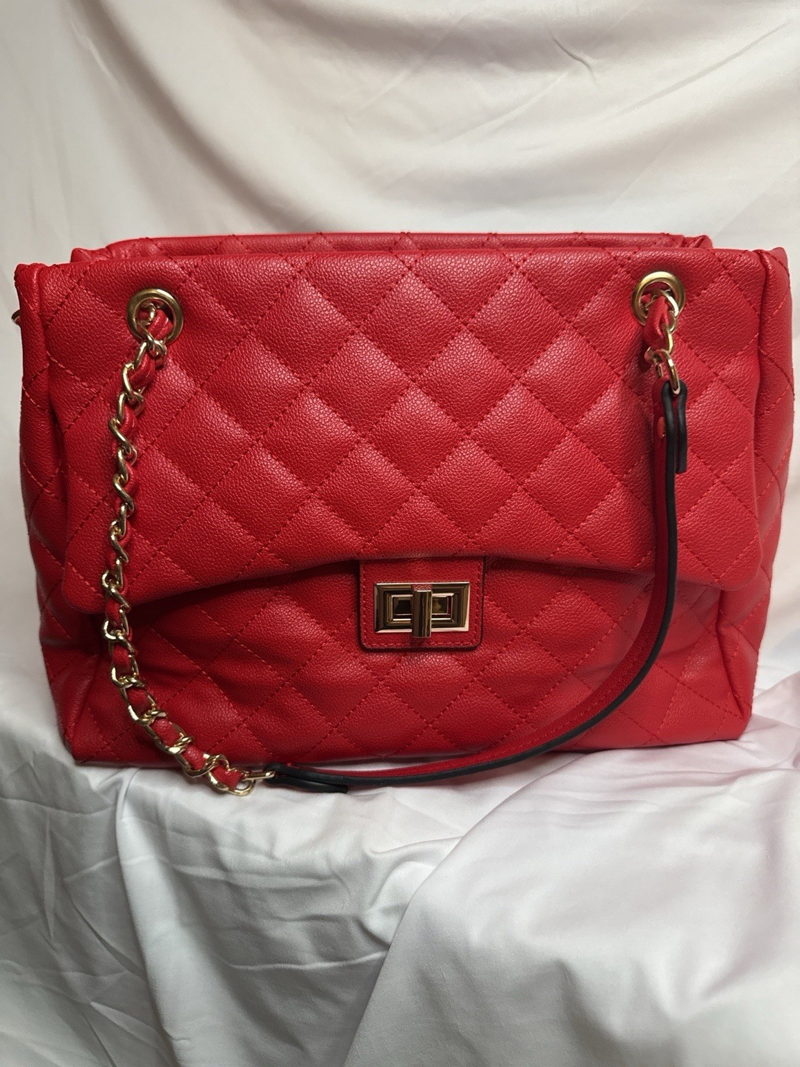 Women’s Red Quilted Shoulder Bag Gold Chain Strap Turn Lock Zip, Inner Pockets