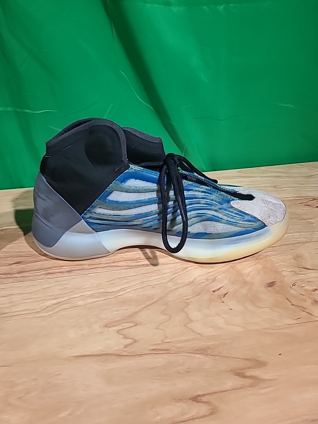 Adidas Yeezy Quantum Basketball Blue Sneakers GZ8872 – Men’s Size 9 US