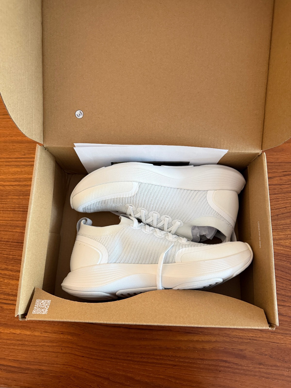 Allbirds Womens Strider Shoes “Blizzard” model size 9.5 White