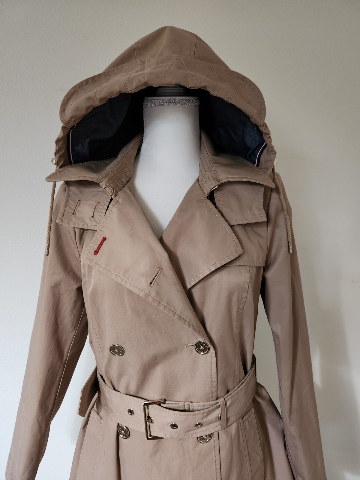 Tommy Hilfiger Double-Breasted Khaki Trench Coat Belt Hood Pockets Size Med EUC