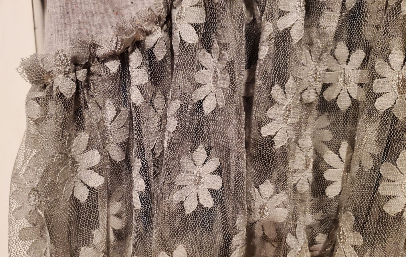 Nick & Mo Anthropologie Womens Blouse Gray Top Floral Lace Kimono Sleeve Medium