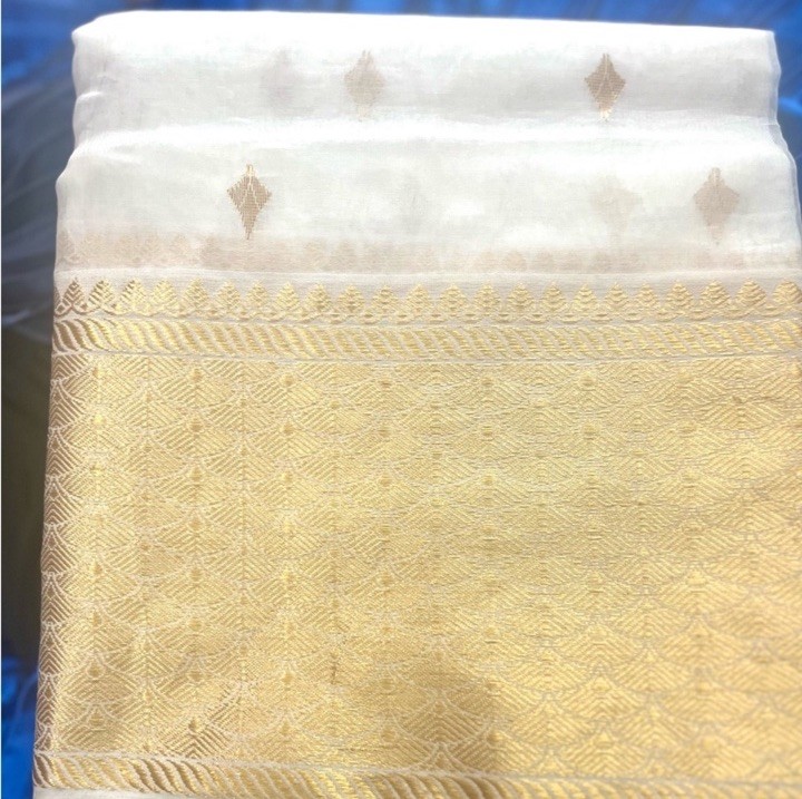 Stunning Wgite & Gold Pure Silk Jacquard Saree with Zari Woven Border & Motif