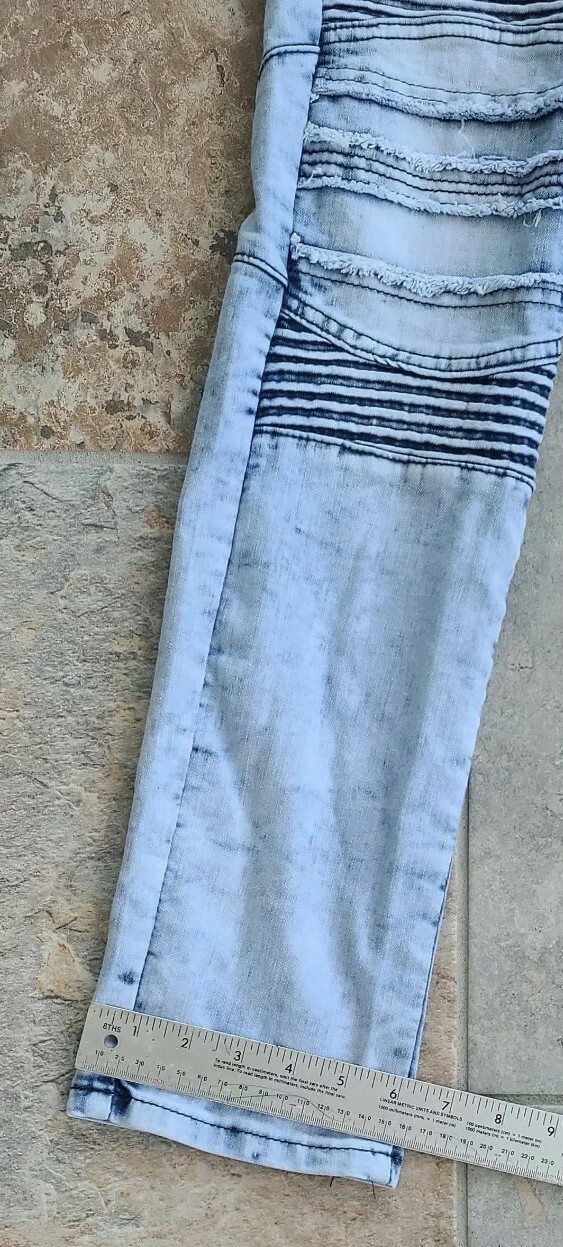 Waimea Skinny Fit Denim Jeans Men Tag Size 32×32 Actual Size 32×31 Distressed