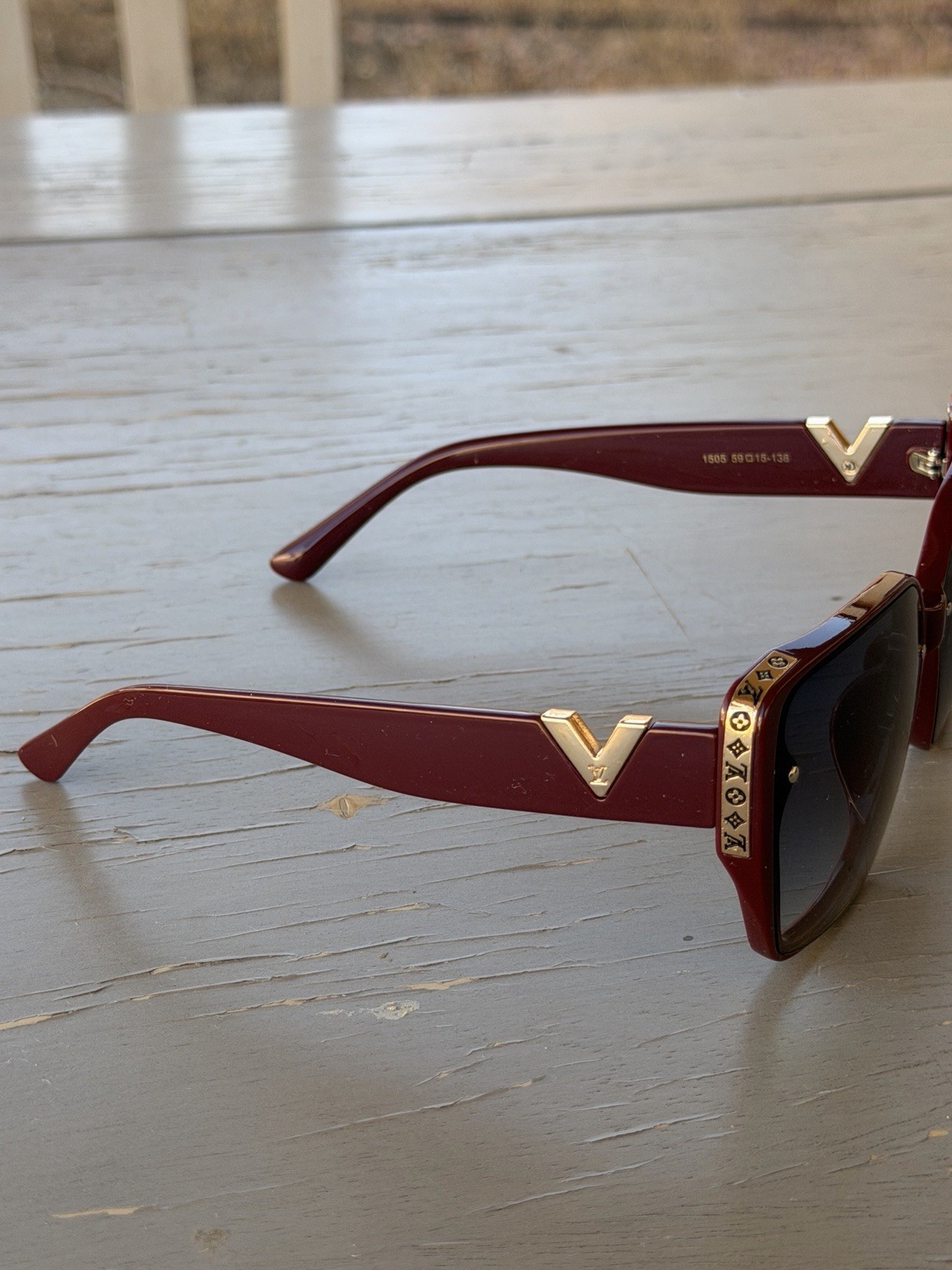 Louis Vuitton Z0805 Square Burgundy Plastic Women’s Sunglasses Gray Tinted UV400