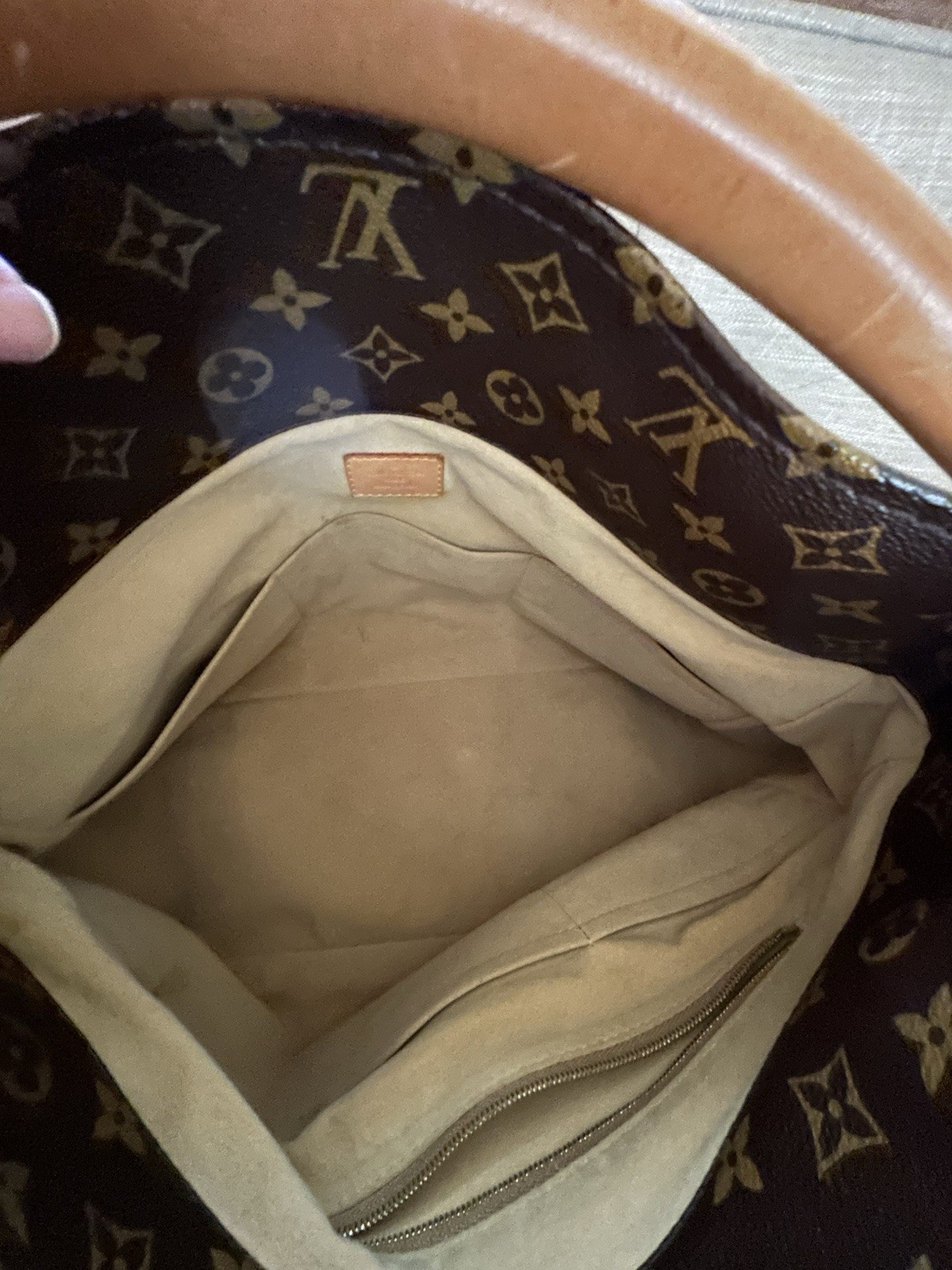 Louis Vuitton Artsy Monogram Canvas MM Shoulder Bag, Authentic Excellent