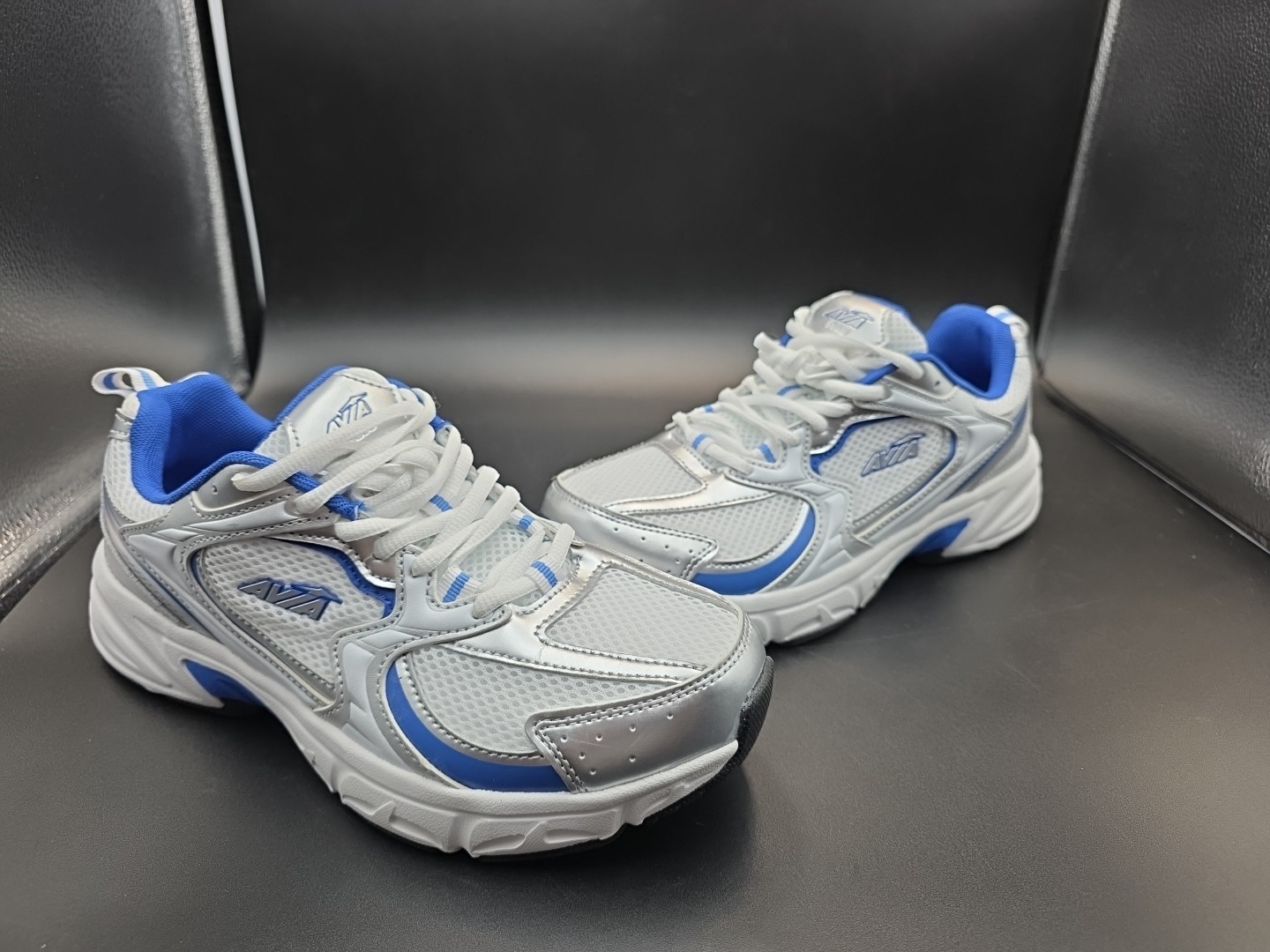 AVIA 5000 Performance Sneakers Womans Sz 8 Order Control White Blue Silver NEW
