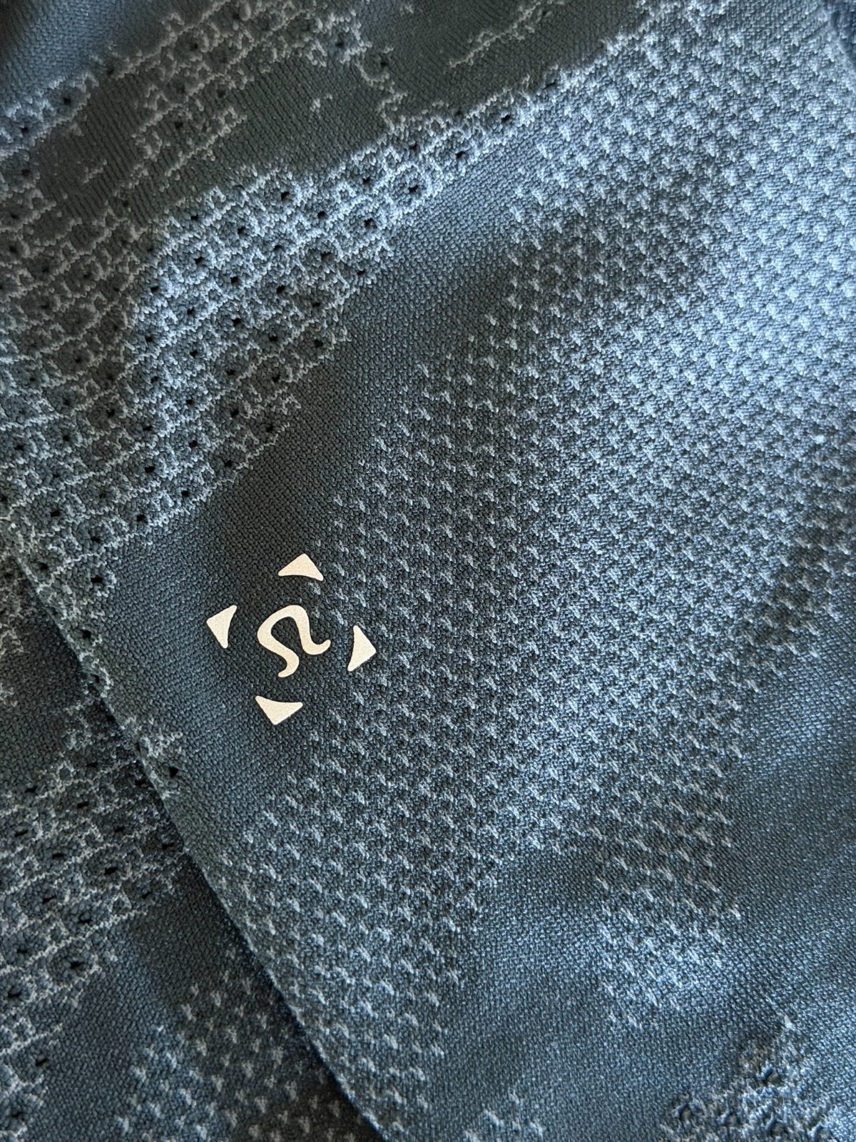 Lululemon T-Shirt Mens XL Blue Camo Short Sleeve Stretch Athletic – SEE PICS