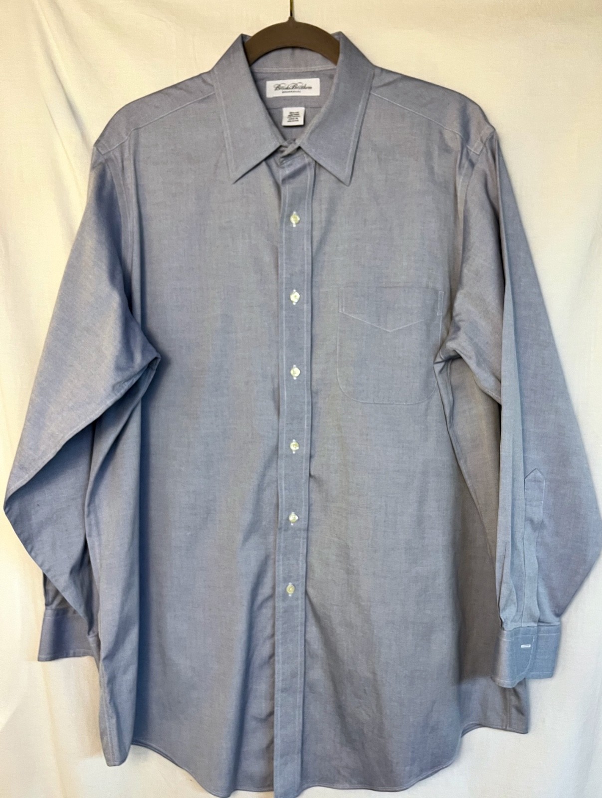 Brooks Brothers Mens Button Down Shirt 16 1/2-33 Non Iron Blue