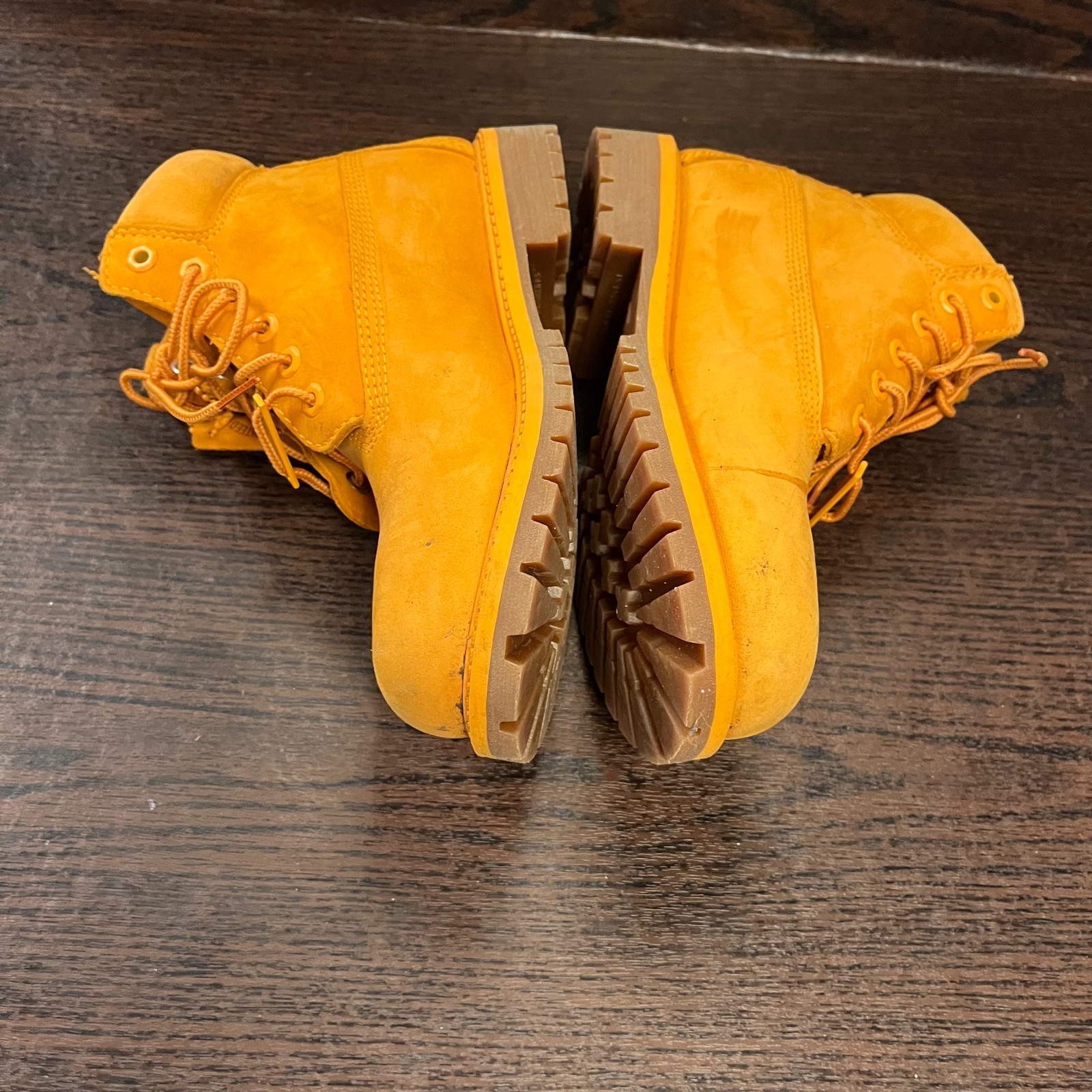 Timberland Boys Premium Waterproof Boot Size 3 Wheat Yellow Classic 6 Inch Kids