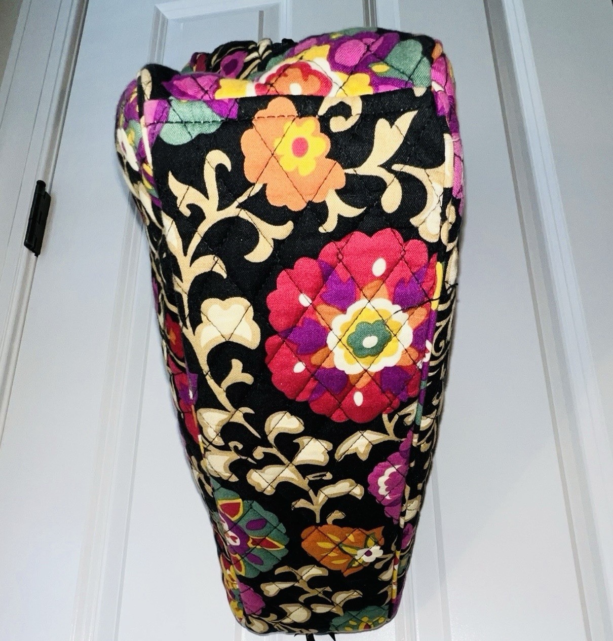 Vera Bradley Large Floral Shoulder Bag Black Multicolor Lined Inner Pockets Zip