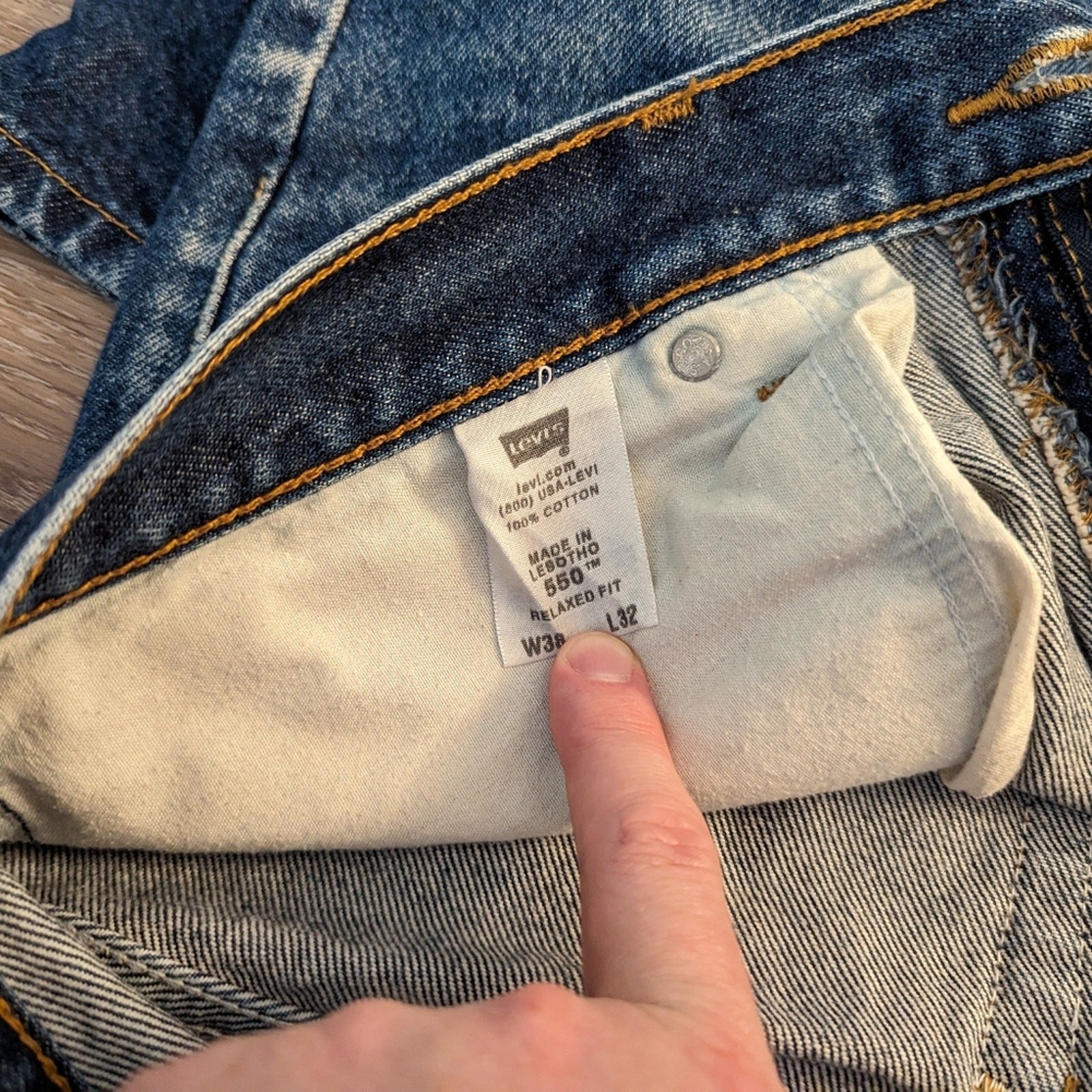Vintage Levi’s 550 size 38