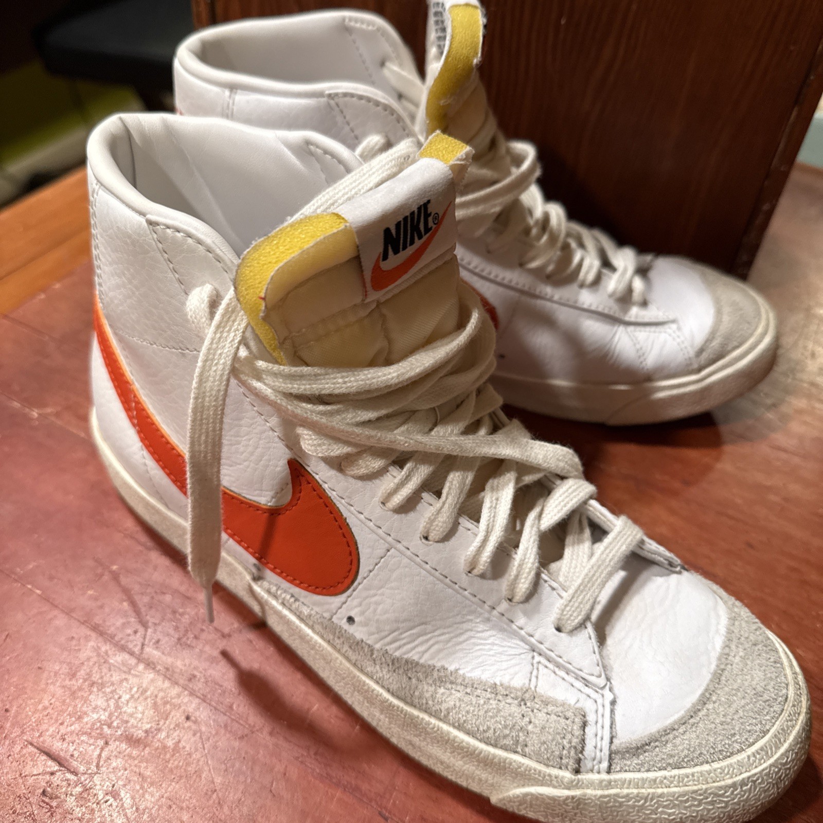Nike Blazer ’77 Vintage Mid Habanero Red Size 7.5.