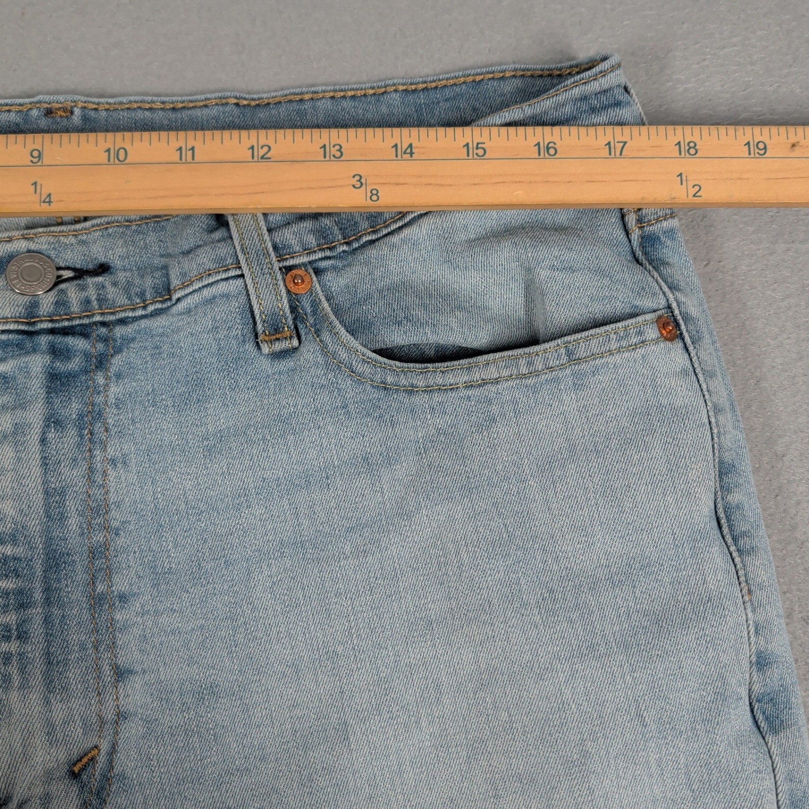 Levi’s 513 Jeans Mens 36×32 Light Wash Slim Straight Denim Casual Everyday Wear