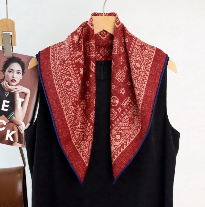 70% Cashmere 30% Silk Scarf Neckerchief Shawl totem Print Bandana 68X68cm Wrap