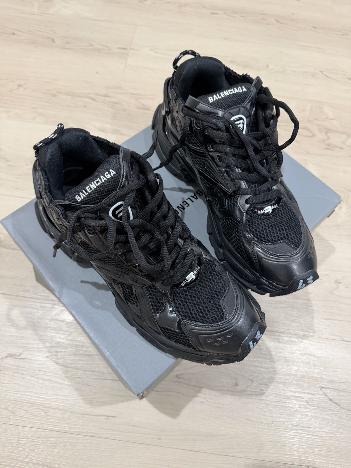 Balenciaga Runner Sneaker Men’s Black Mesh Athletic Style 677403-W3RA9-1000