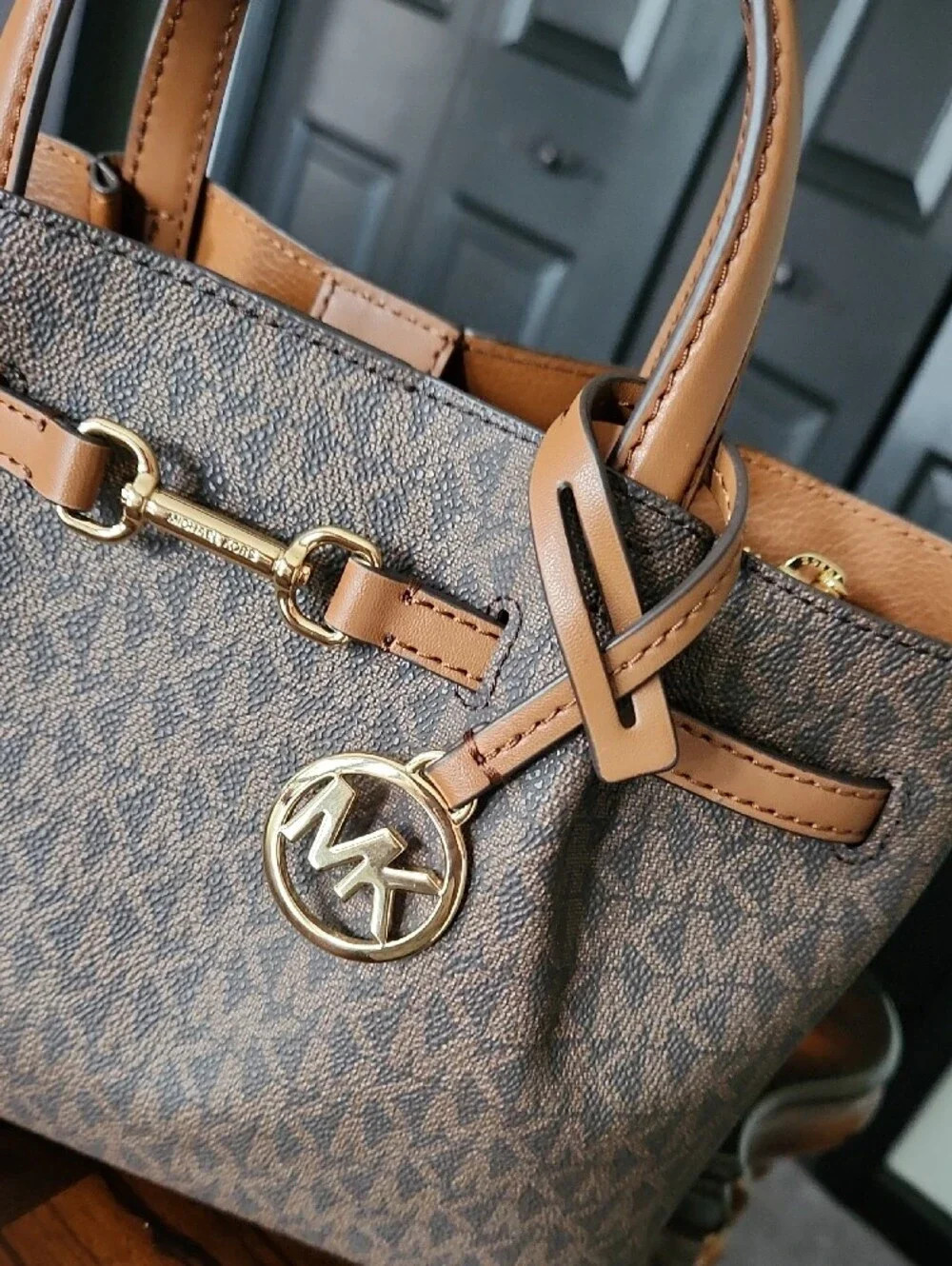 NEW Authentic Michael Kors Carson Brown Satchel Designer Handbags Luxury Purse