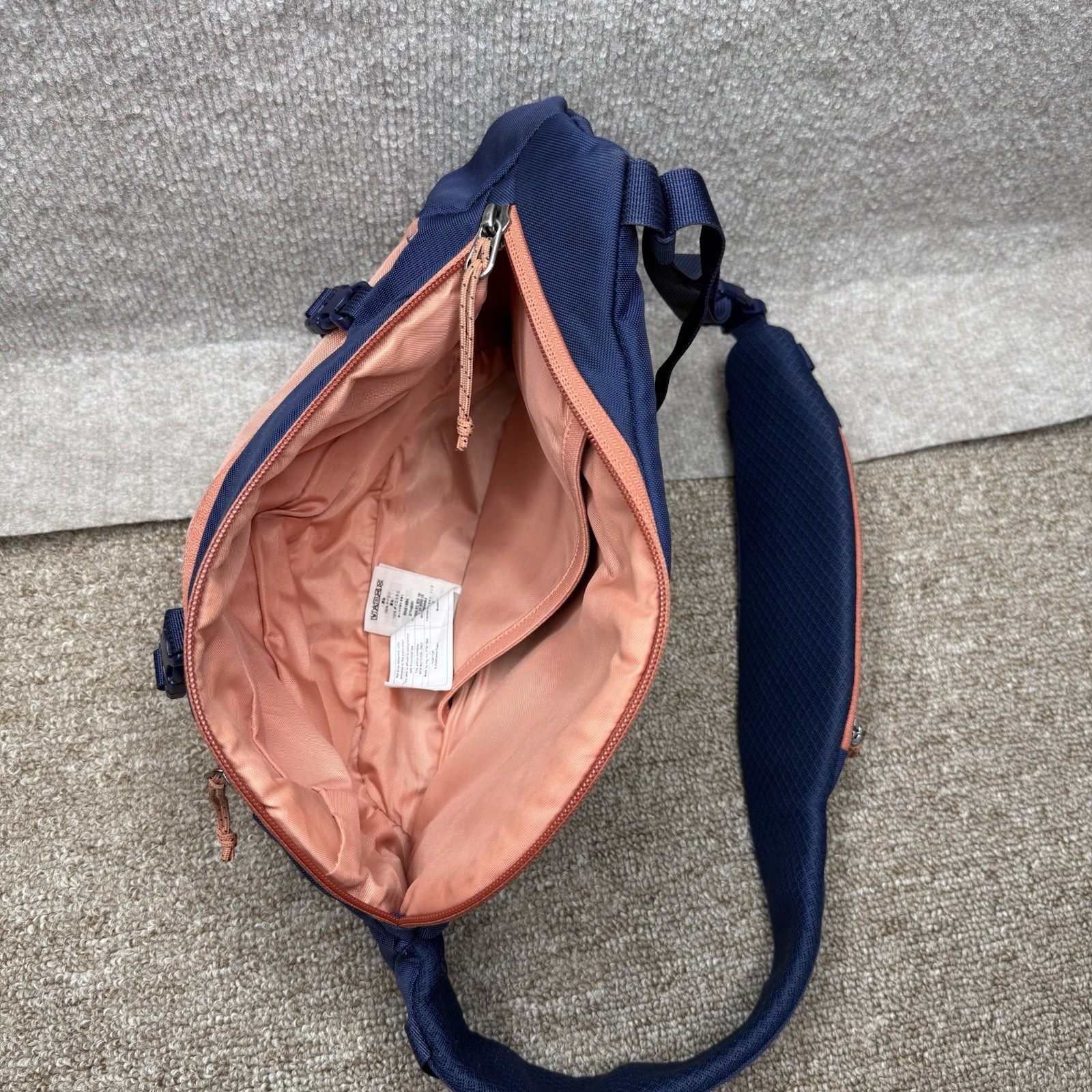 Patagonia Atom 8L Sling Bag One Size Pink Blue Outdoor Hiking Running