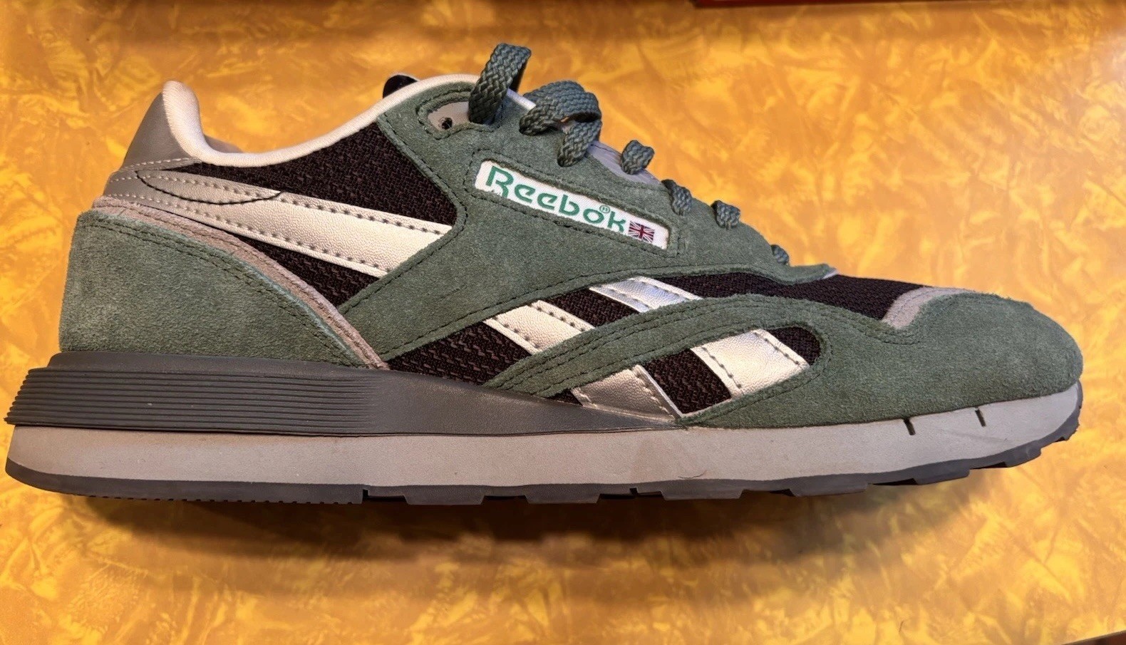 Reebok Classic Nylon 89 Field Green/ Black Size US 11/10.5 because they fit sml