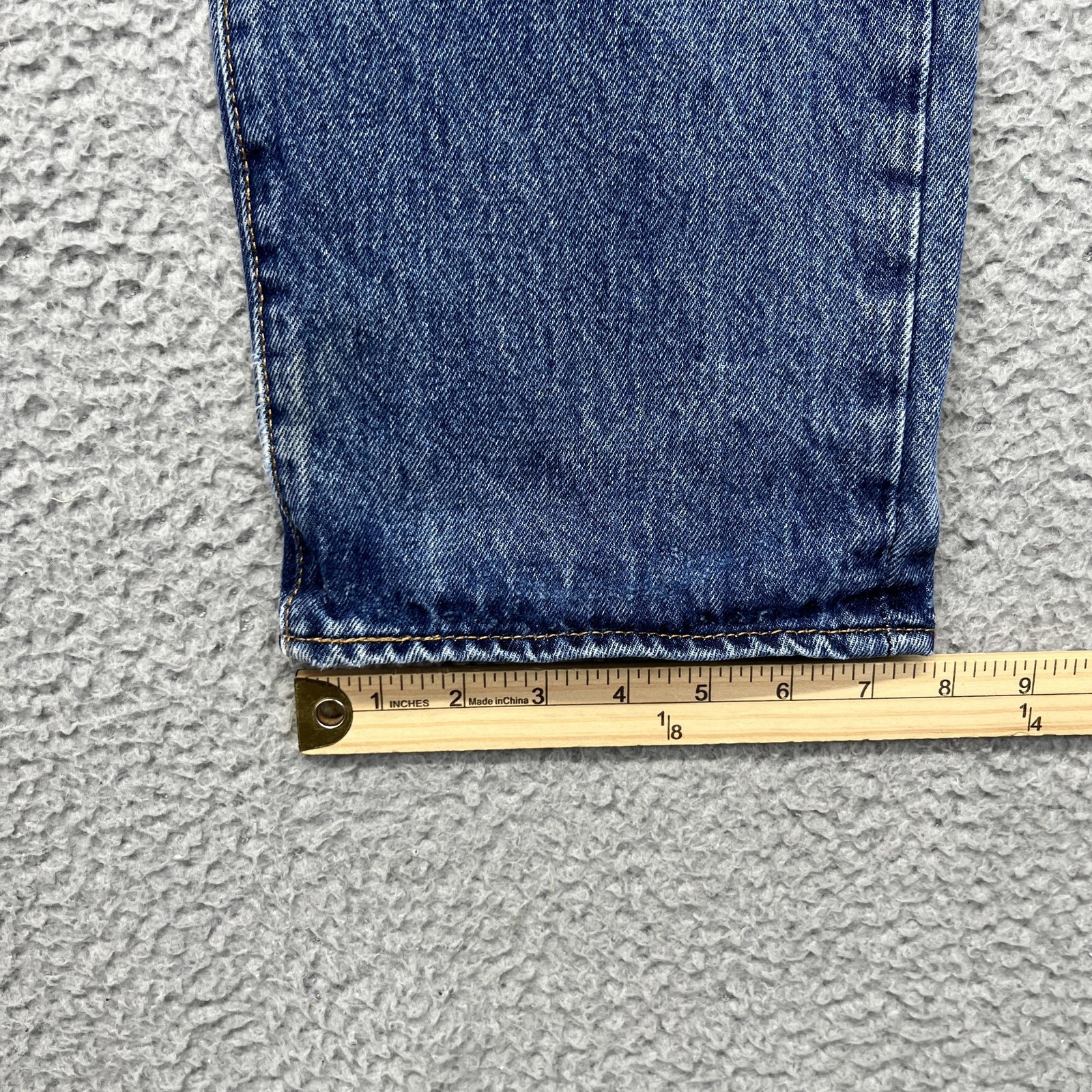 Levis 501 Jeans Mens 32×30 Blue Medium Wash Straight Leg Button Fly Denim