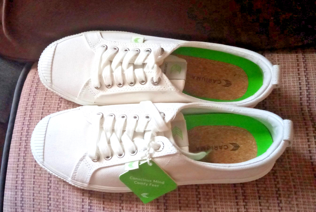 Cariuma Oca Low Athletic Sneaker Shoes White Canvas Women’s Size US 6.50/37EU